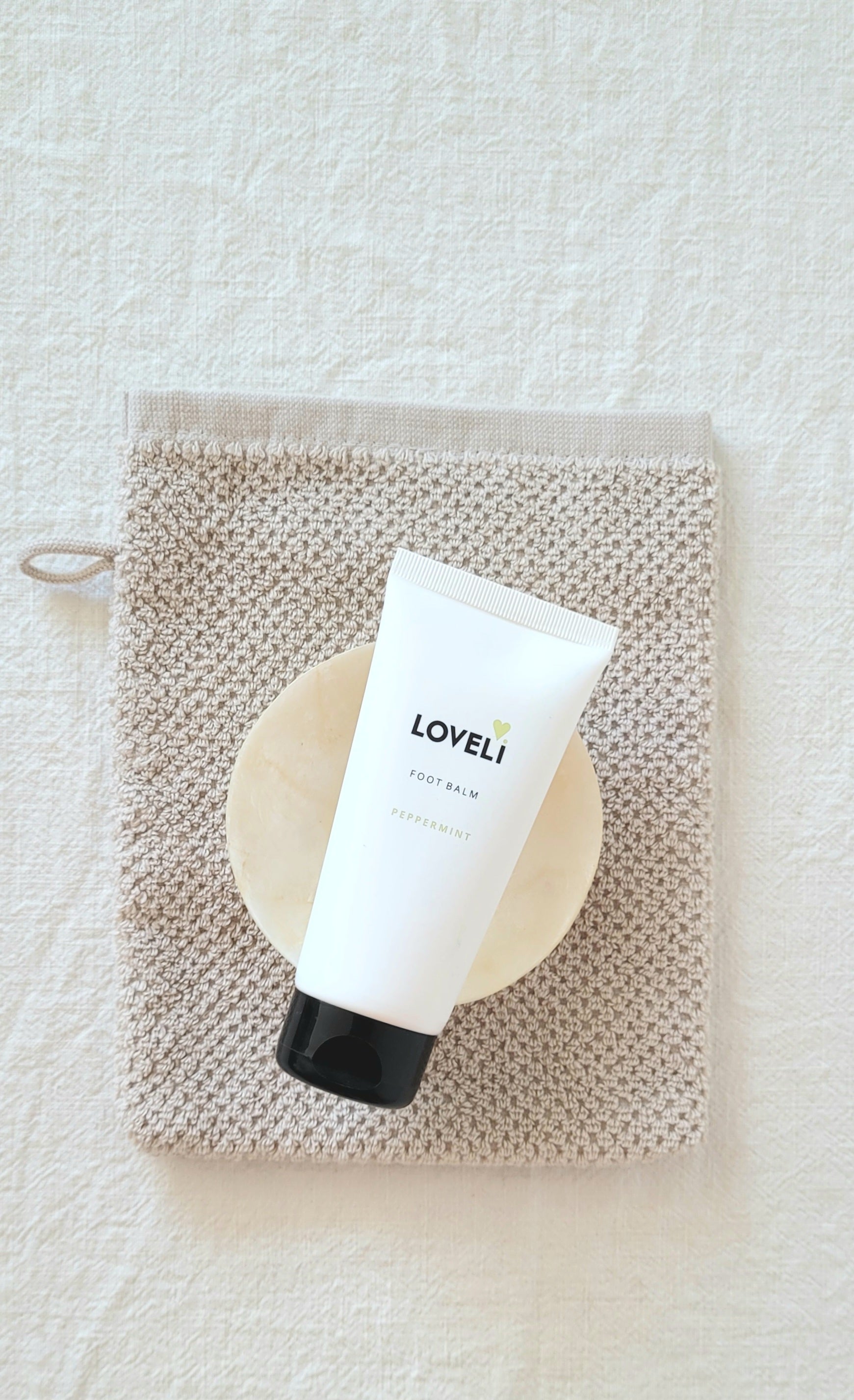 Loveli footbalm