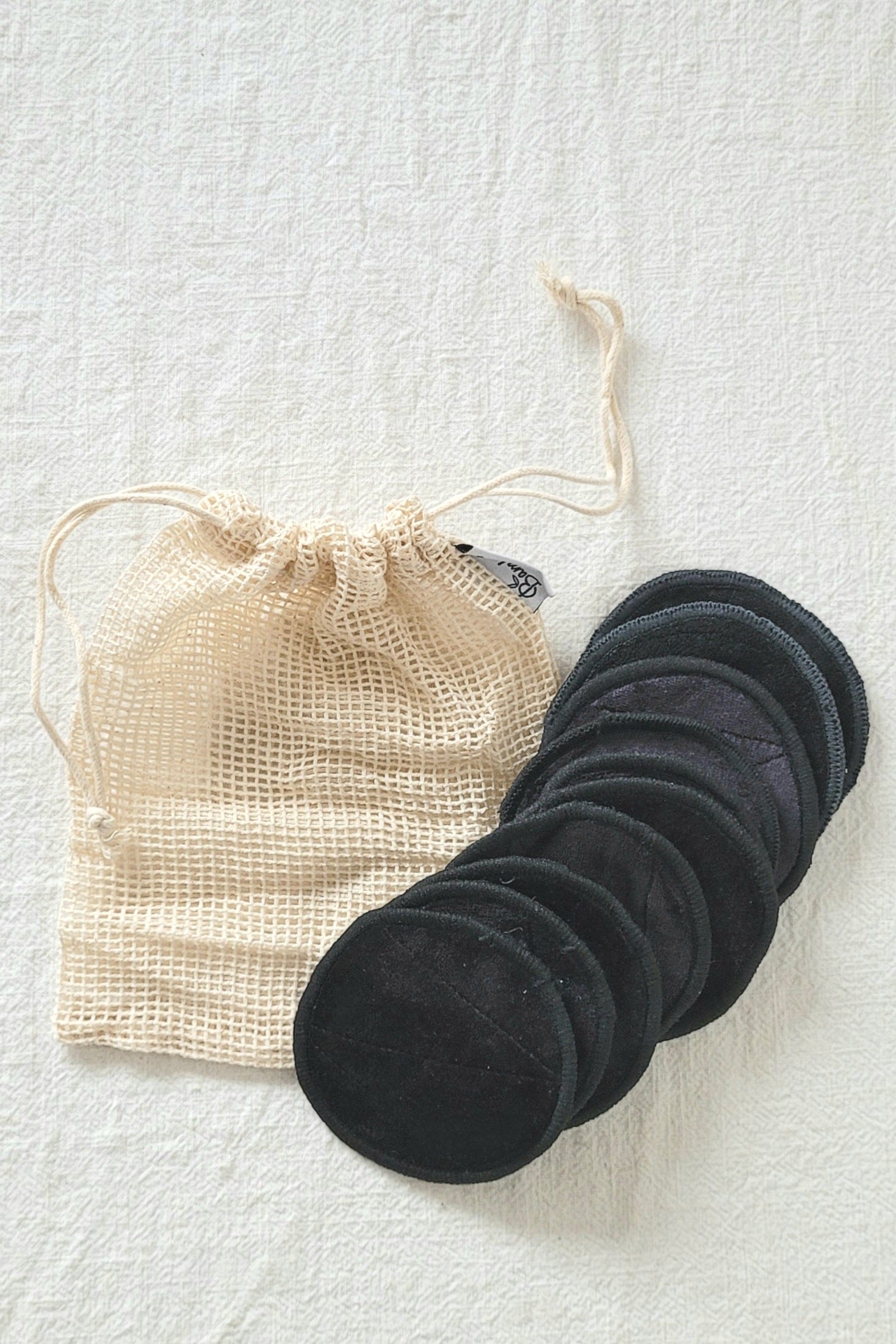 Zwarte herbruikbare make-uppads