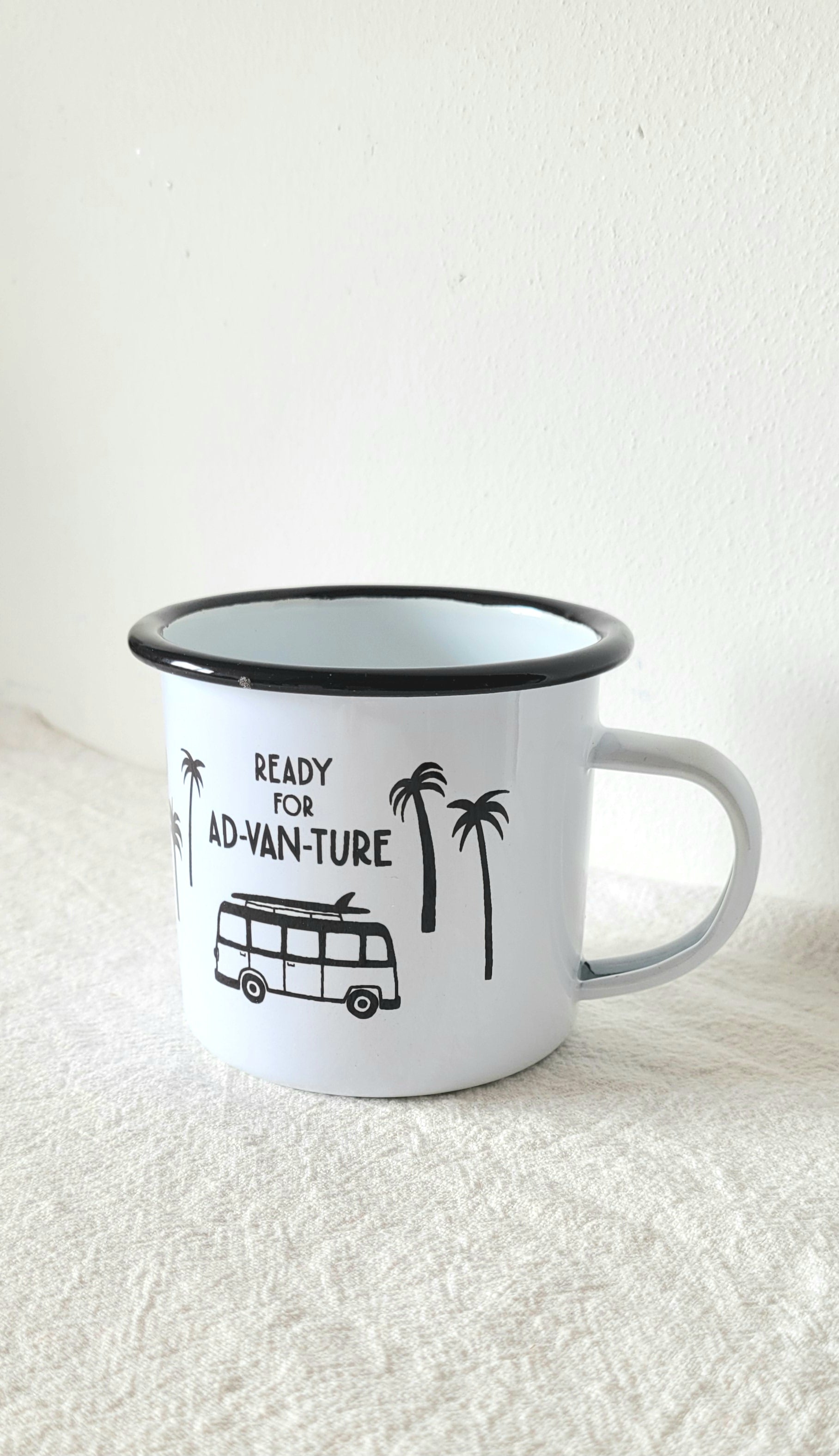 Emaille mok ready for advanture