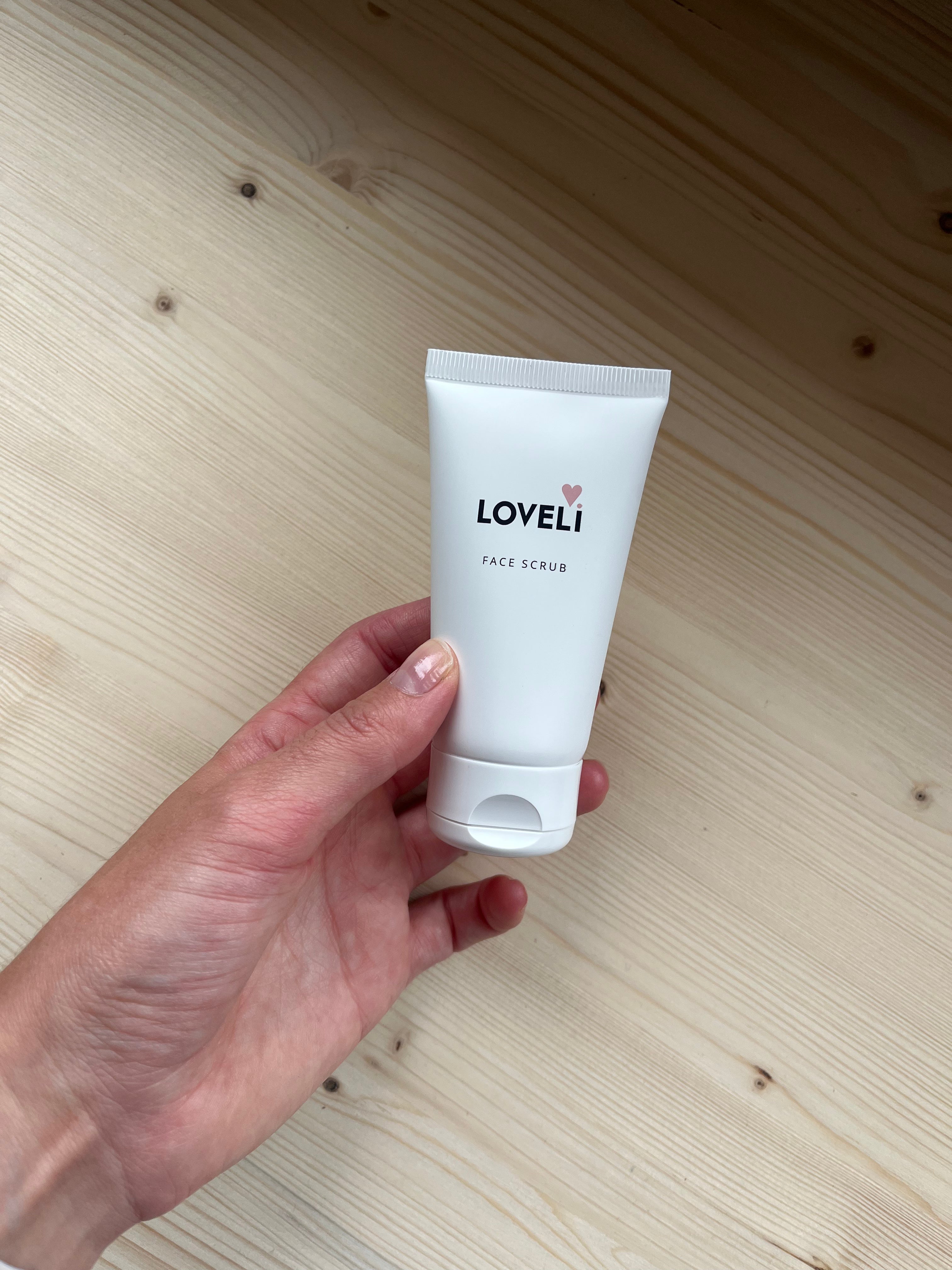 Loveli Face scrub | 50 ml