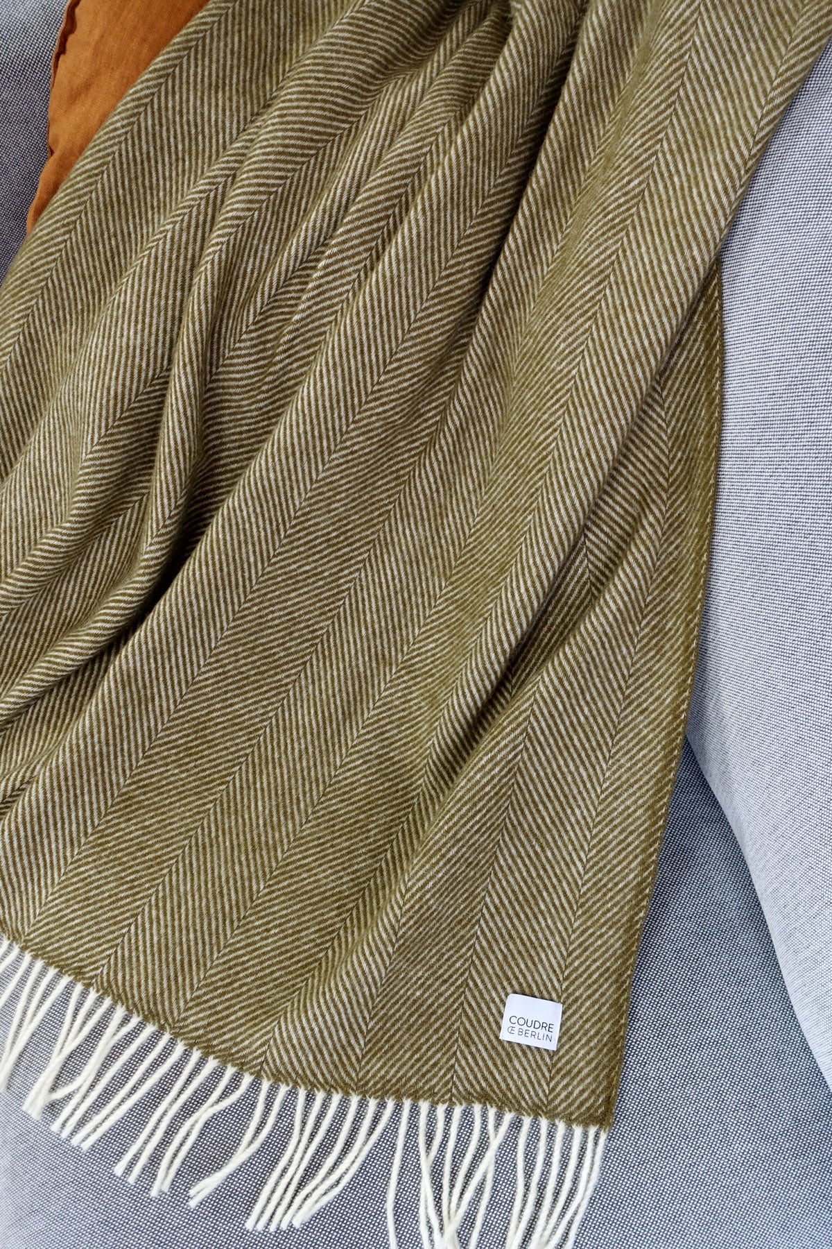 Wollen deken visgraat olijf