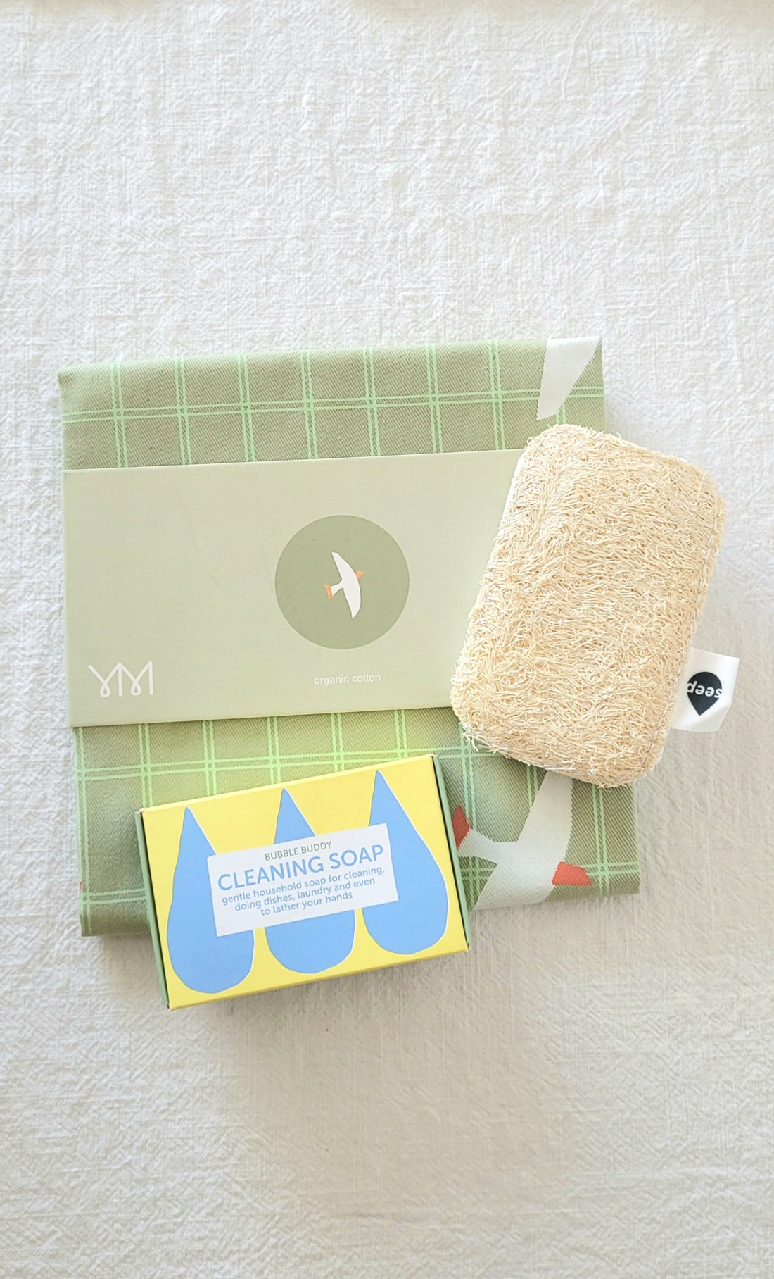 Lentebundel: design theedoek, schoonmaakzeep en loofahspons