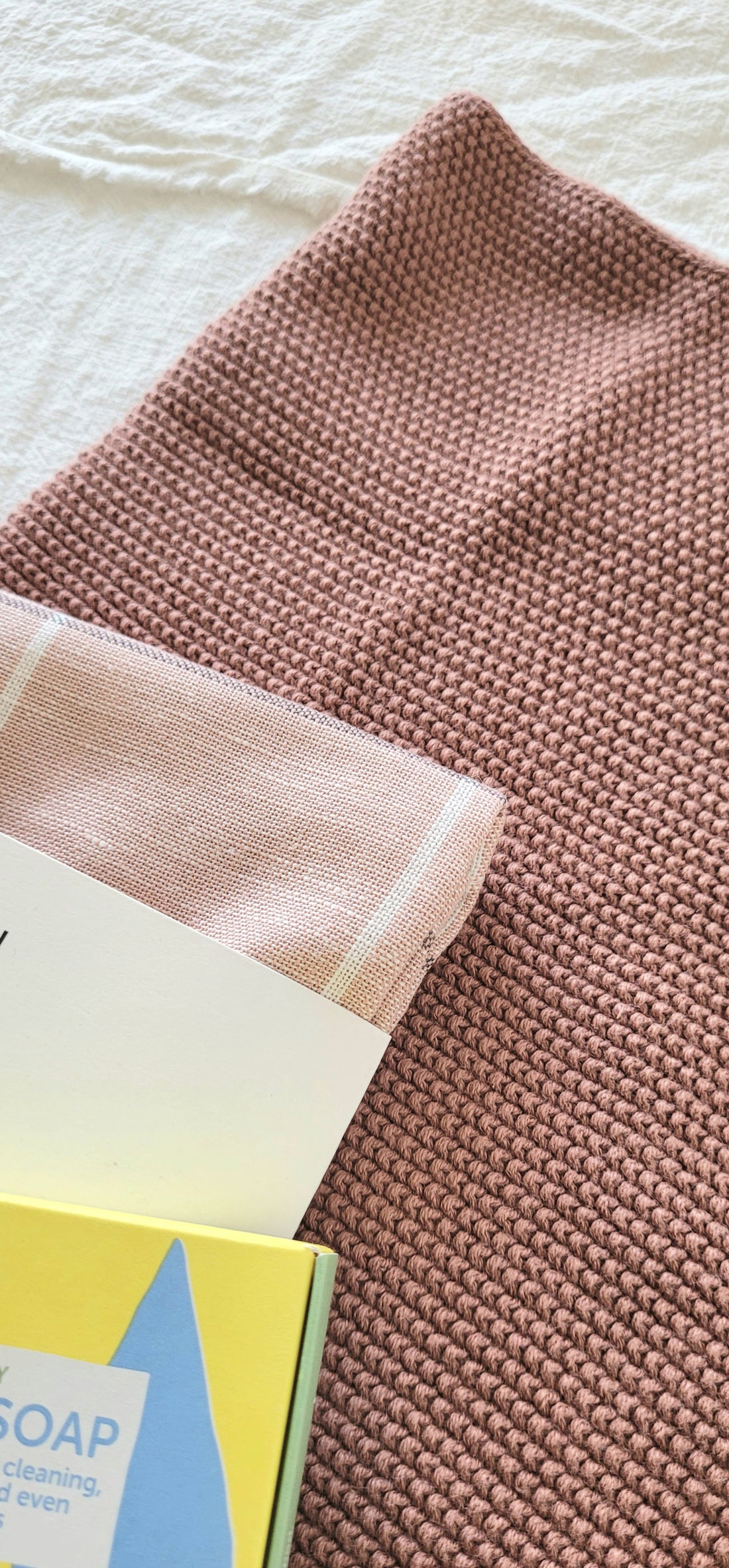 Lentebundel: hand &amp; theedoek met schoonmaakzeep