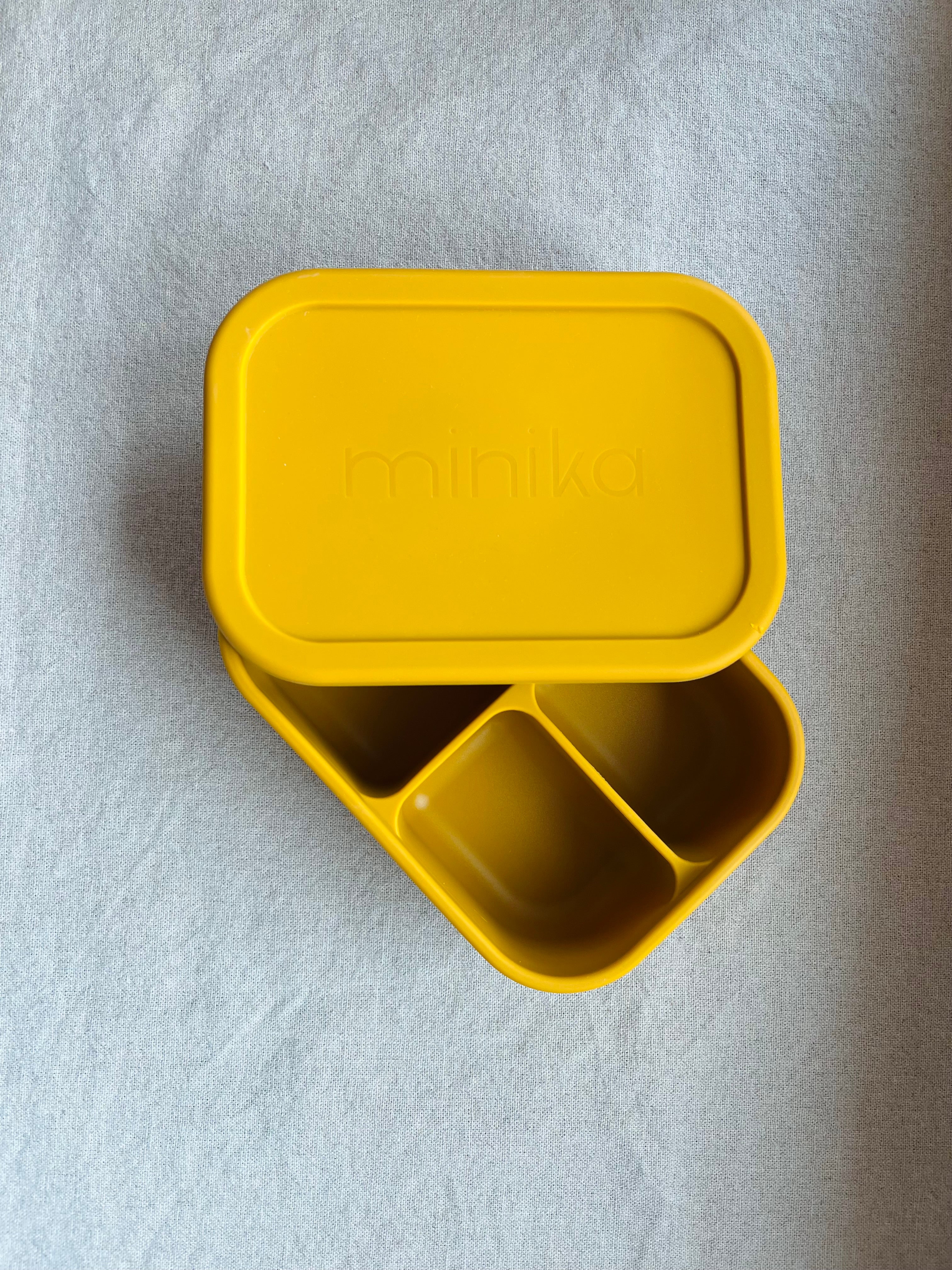 Lunchbox met 3 vakken - okergeel (met beschadiging)