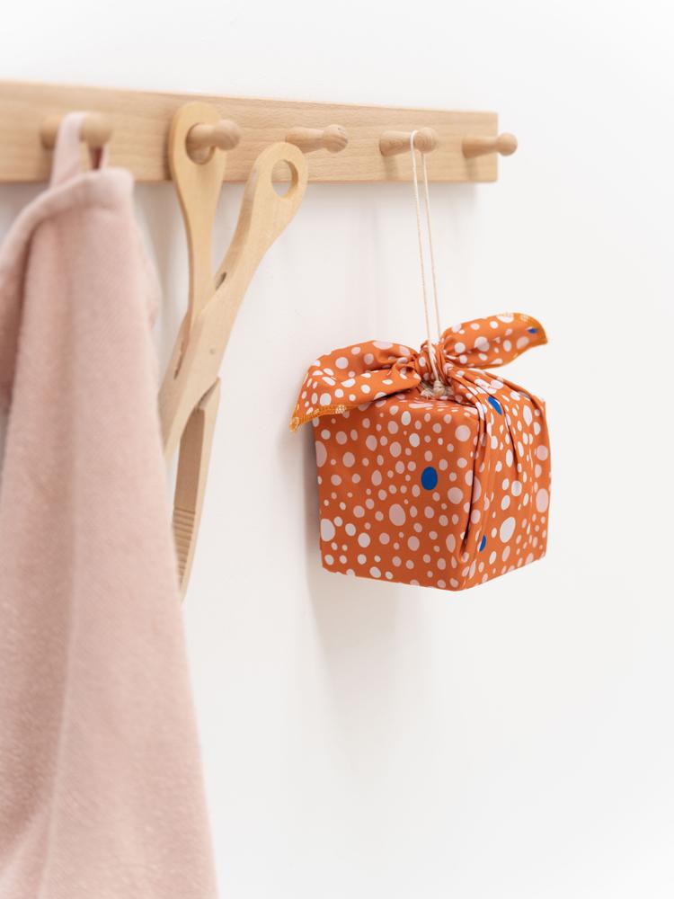 Lalafete wrapping cloth deaux dots coral