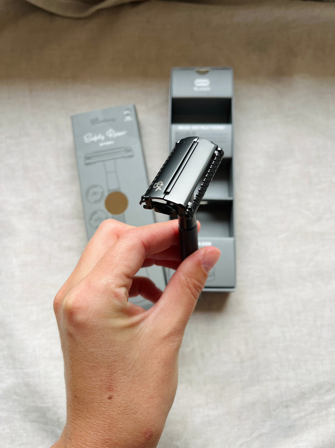 Safety razor mat zwart - vlindersluiting